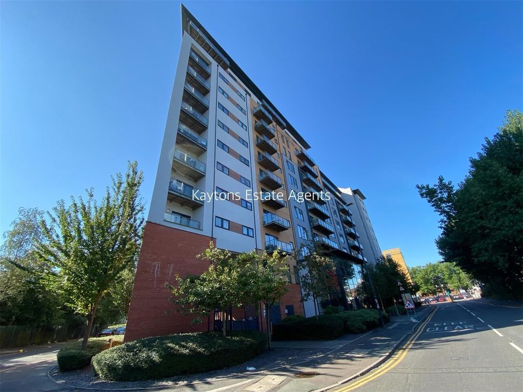 Property photo 1 of 12