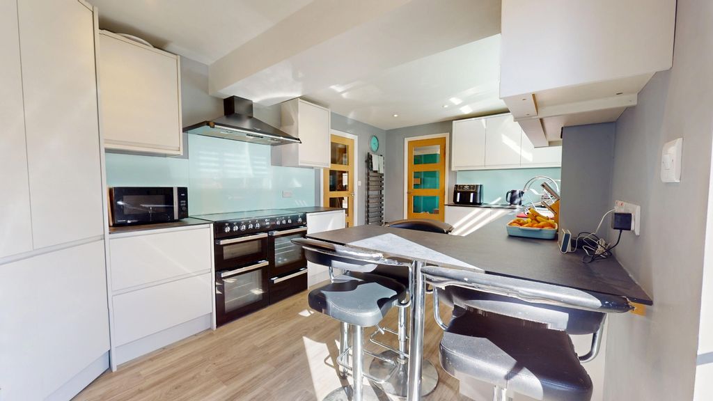 Property photo 2 of 29 4416791