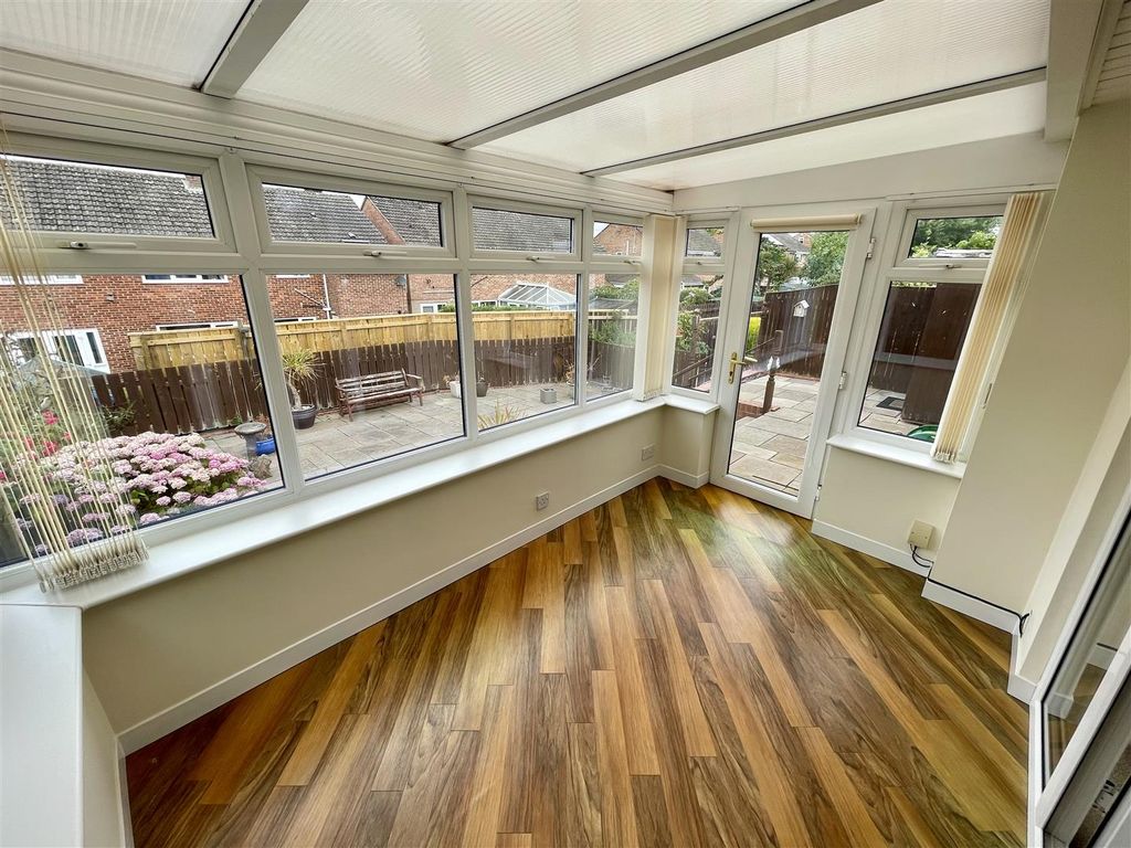 Property photo 3 of 12 Conservatory