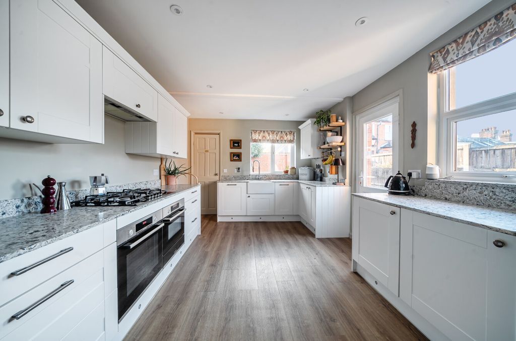 Property photo 2 of 21 1418107-11-69A872...