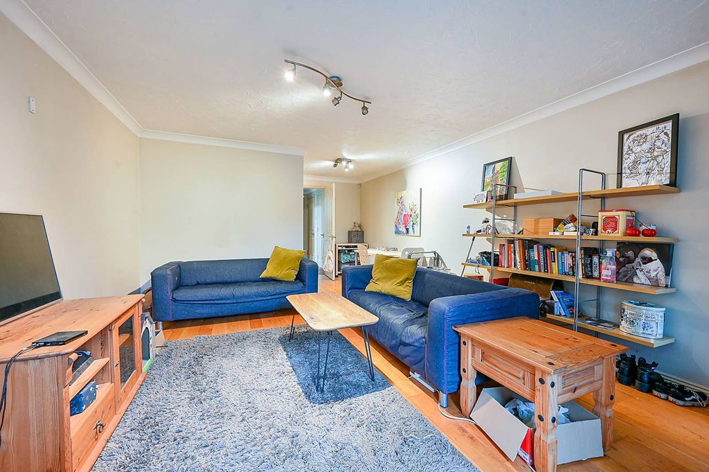 Property photo 3 of 8