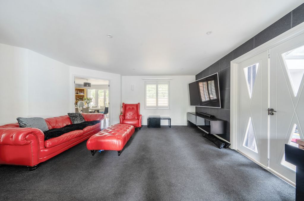 Property photo 3 of 12 1278856-20-682B23...