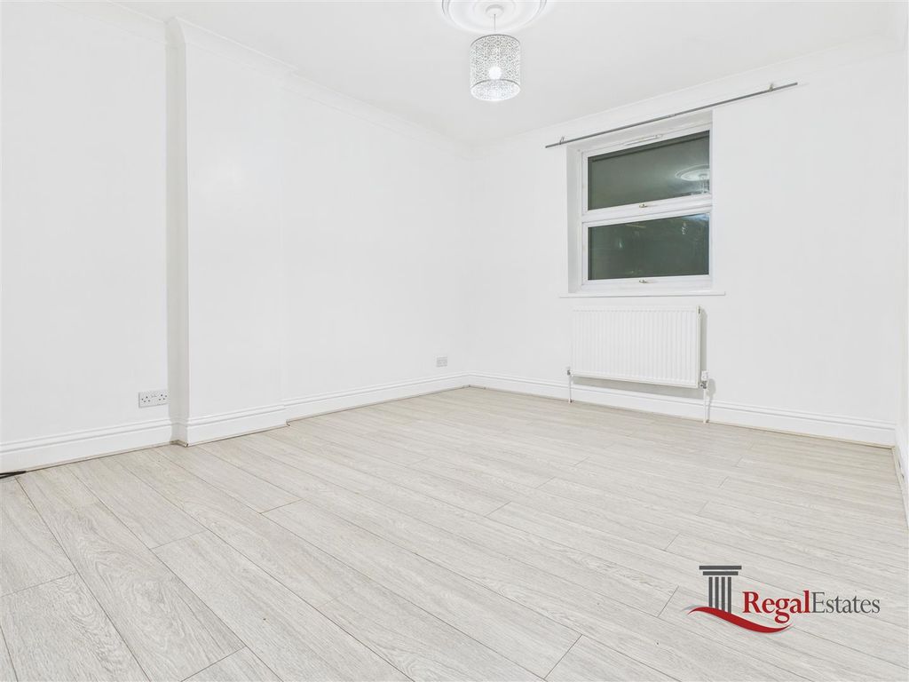 Property photo 3 of 12 Cam02489G0-Pr0250-Still001.Jpg