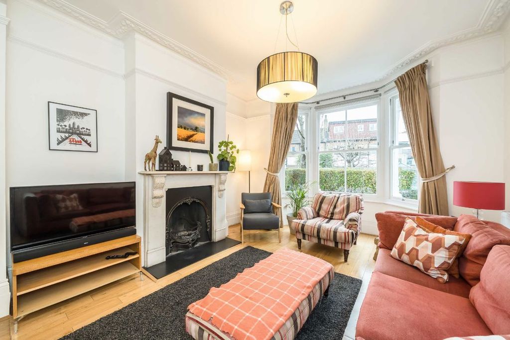 Property photo 2 of 17