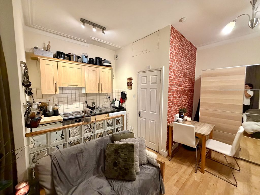 Property photo 1 of 4