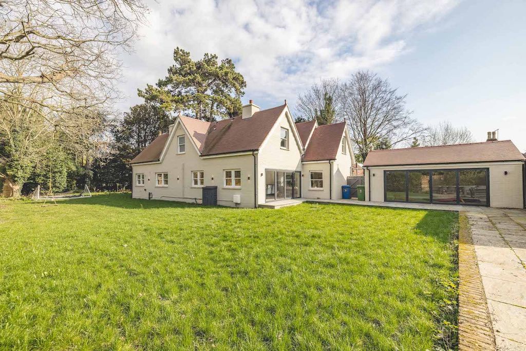 Property photo 2 of 29