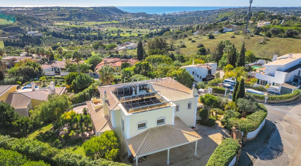 Property photo 3 of 44