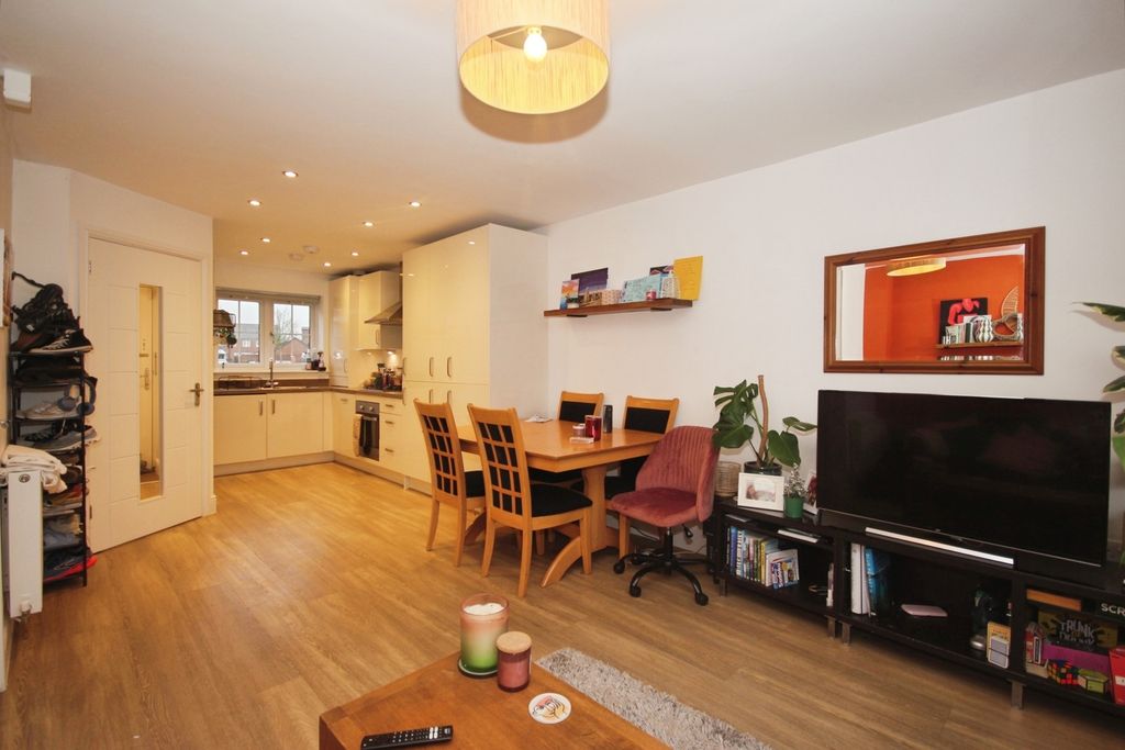 Property photo 3 of 14 Pbox-Img.Jpg