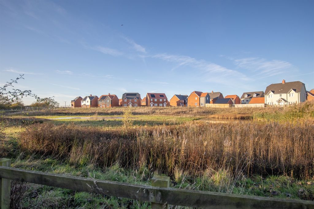 Property photo 3 of 18