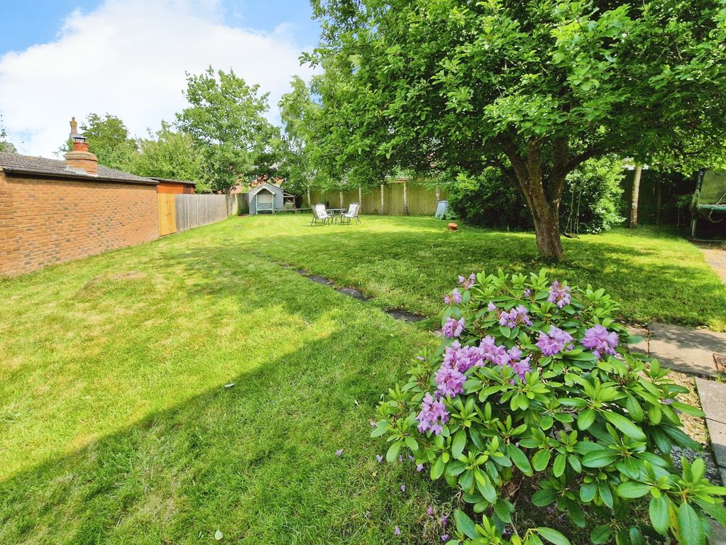 Property photo 3 of 28 1000045354