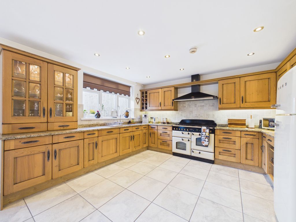 Property photo 2 of 36