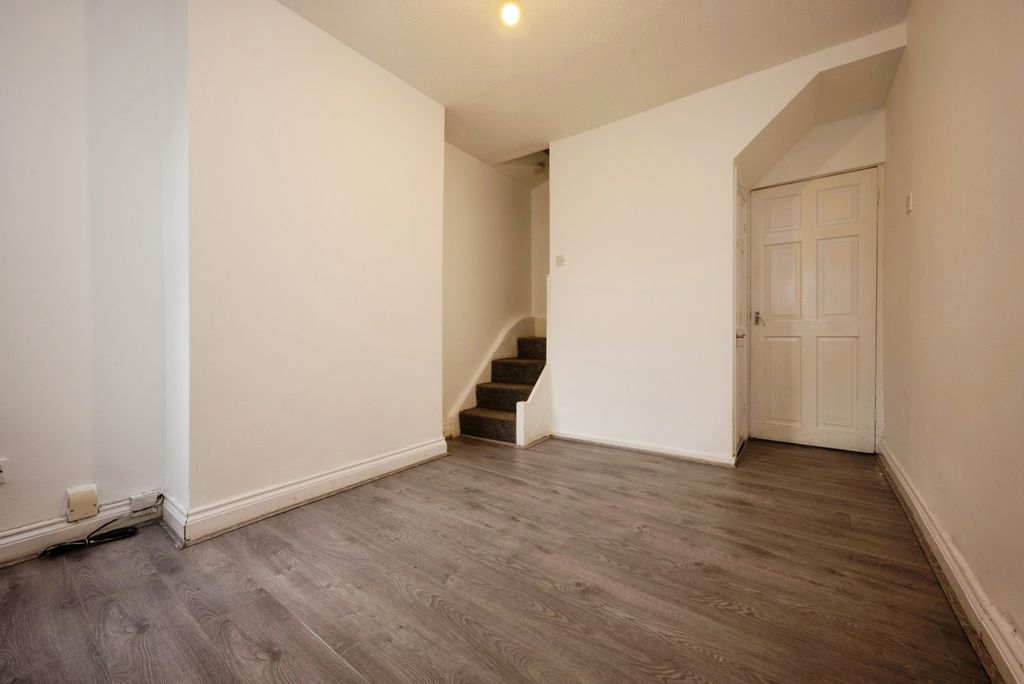 Property photo 2 of 11 Pbox-Img.Jpg