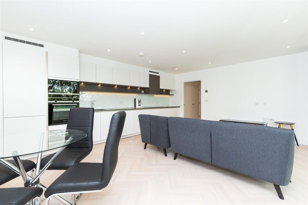 Property photo 3 of 11 31 Jewel House-5.Jpg