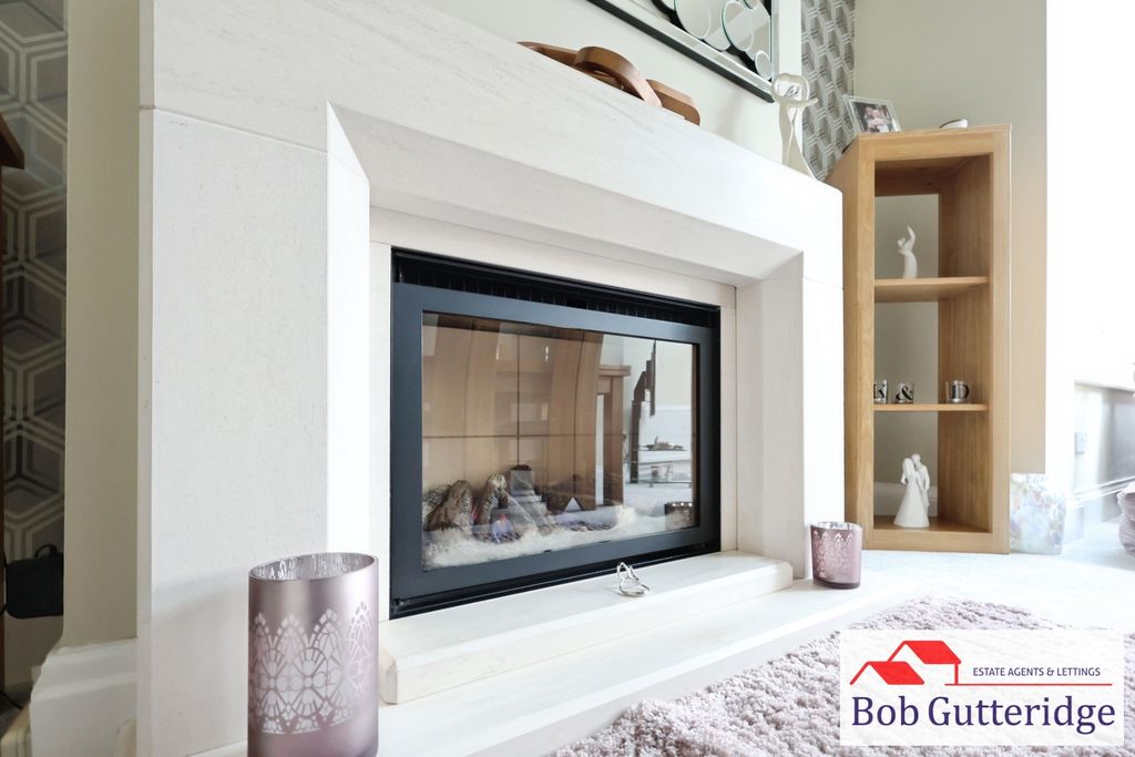 Property photo 3 of 35 Pbox-Img.Jpg