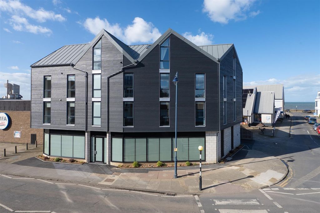 Property photo 1 of 23 Beach Walk, Whitstable