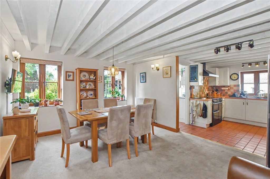 Property photo 2 of 18 Picture No. 12