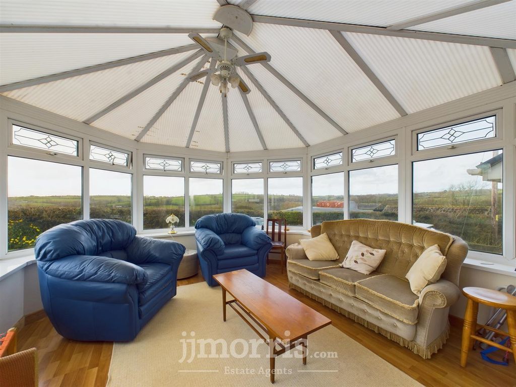 Property photo 3 of 23 Conservatory
