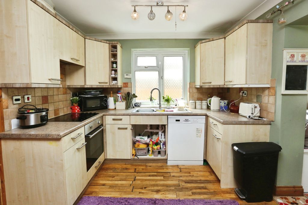 Property photo 2 of 23