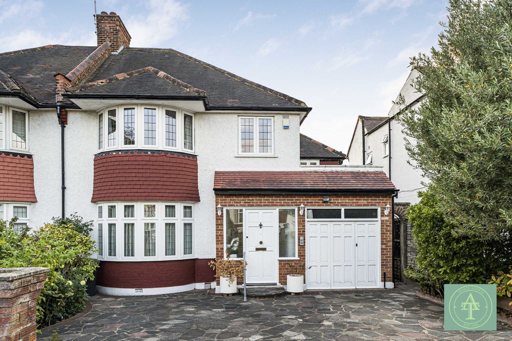 Property photo 1 of 21 4 Bedroom Semi Detached For Sale