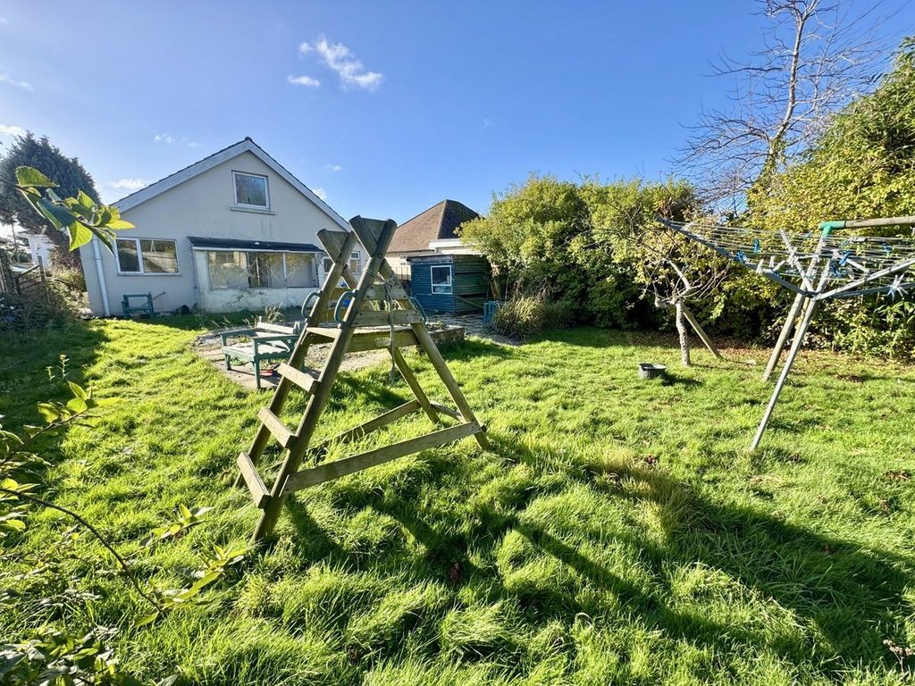 Property photo 2 of 21