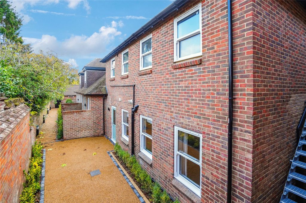 Property photo 3 of 9 Picture 3