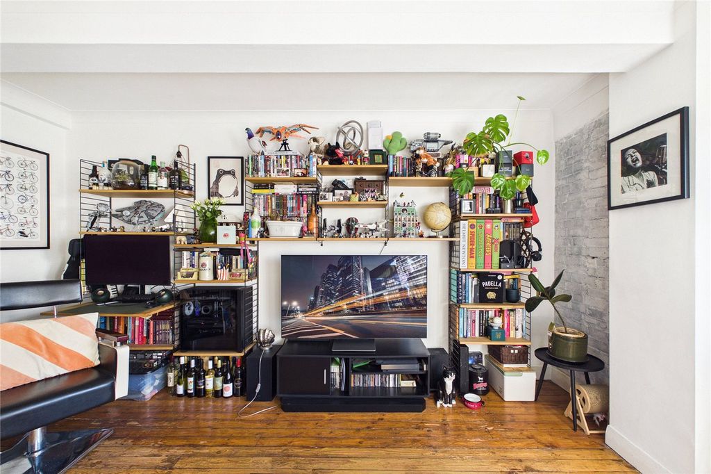 Property photo 3 of 11 Picture No. 06