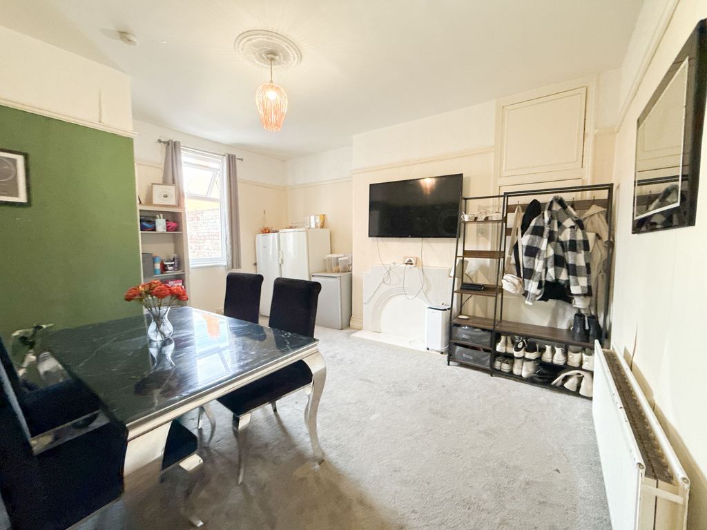 Property photo 3 of 8 Dining Room