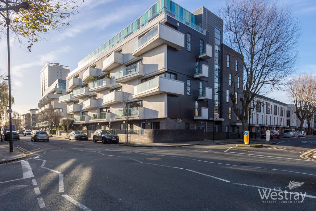 Property photo 1 of 8