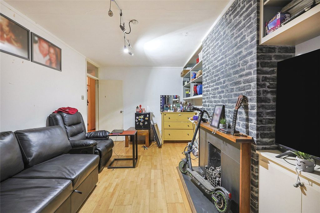 Property photo 2 of 8 Reception Room