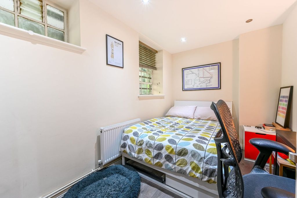 Property photo 2 of 9