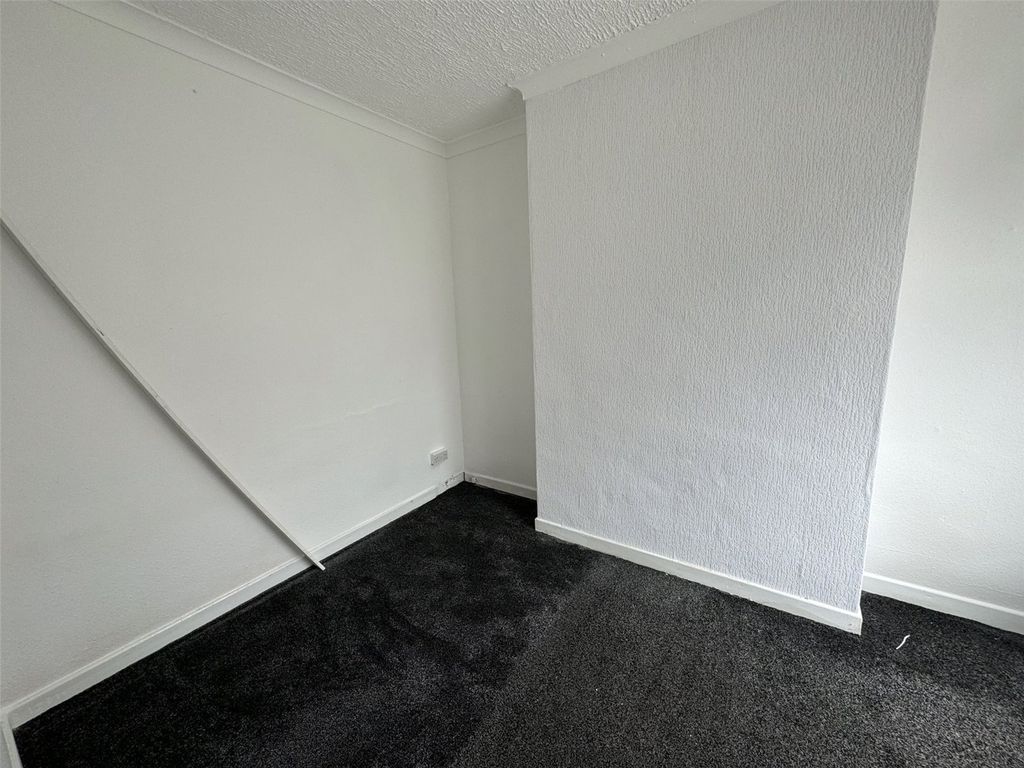 Property photo 2 of 21 Picture No. 02