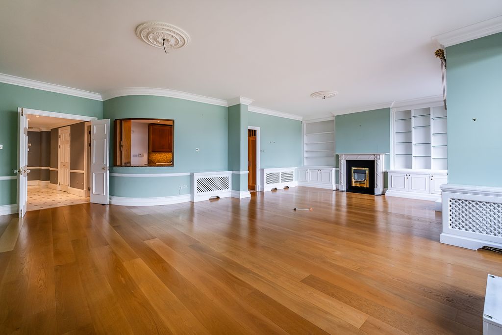 Property photo 2 of 25