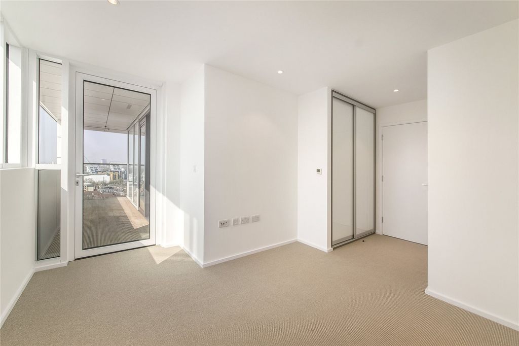 Property photo 3 of 11 Bedroom