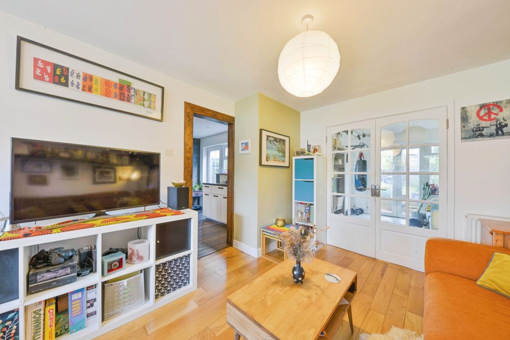 Property photo 3 of 19