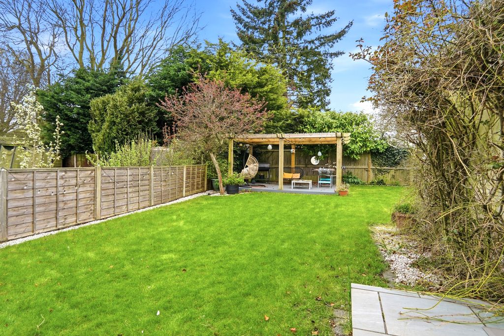 Property photo 2 of 22 Skipwithroad003