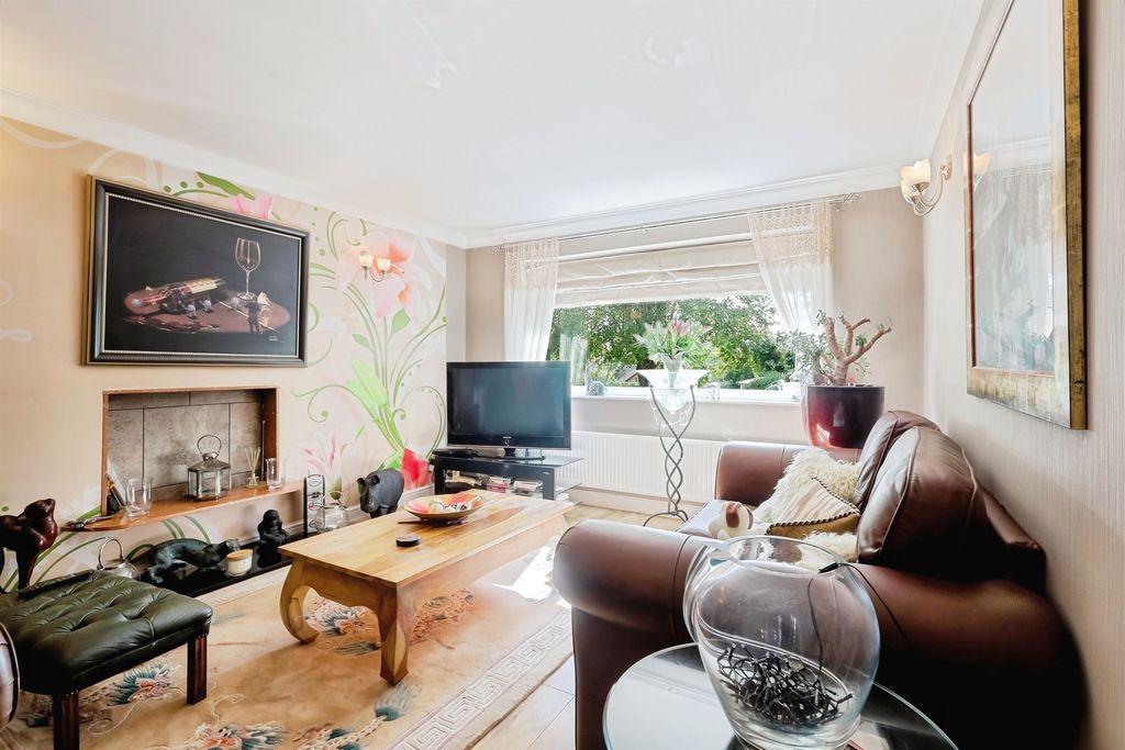 Property photo 2 of 24