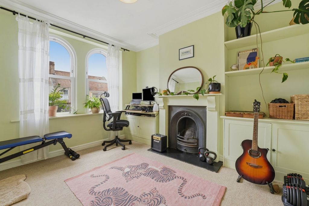 Property photo 3 of 40