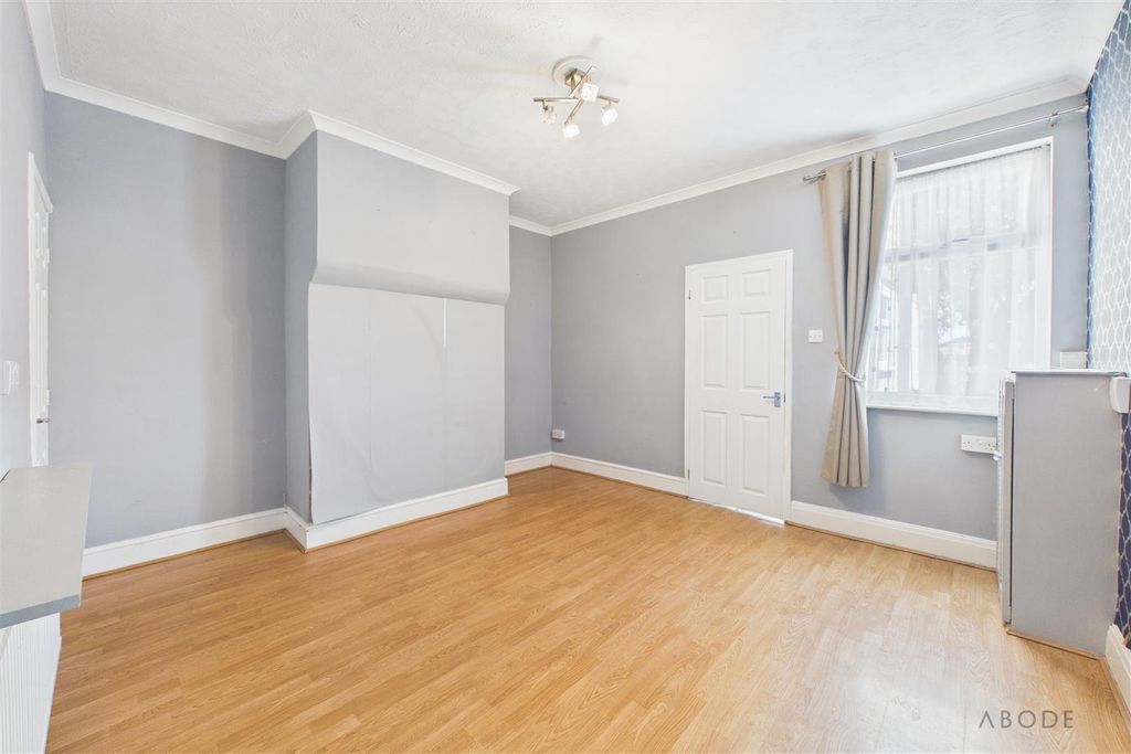 Property photo 3 of 13 Cam02544G0-Pr0400-Still004.Jpg