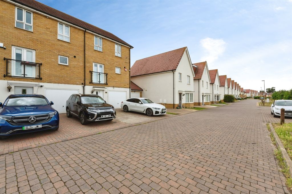 Property photo 1 of 38