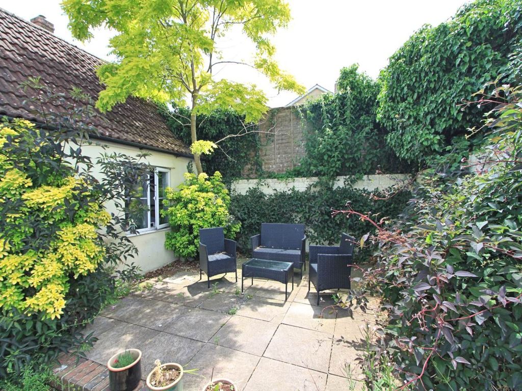 Property photo 2 of 11