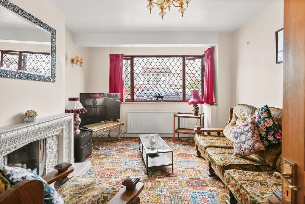 Property photo 2 of 16