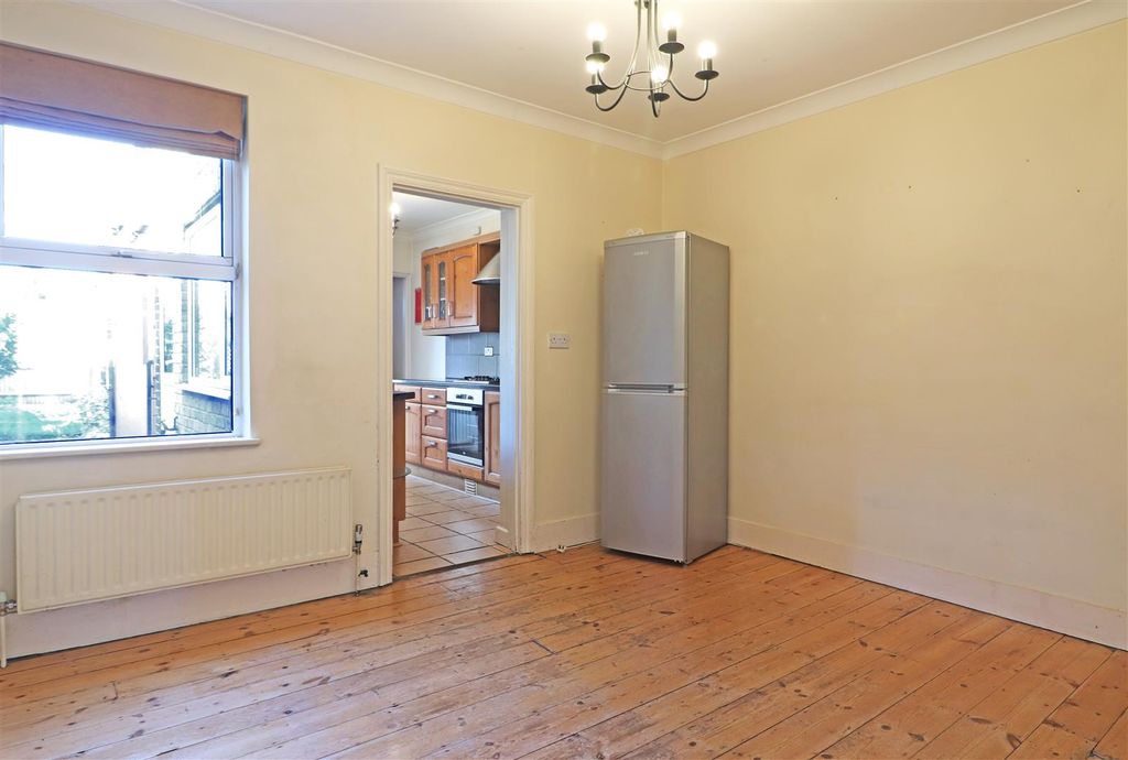 Property photo 3 of 14