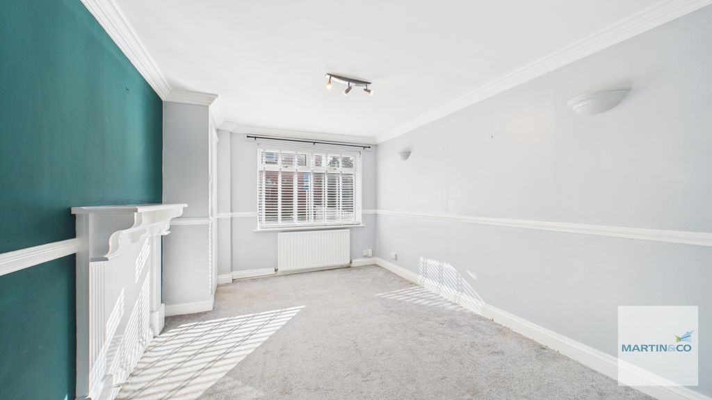 Property photo 2 of 14 Cam03663G0-Pr0202-Still002