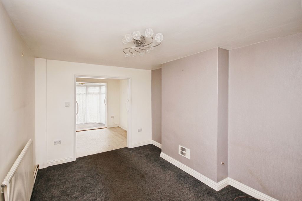 Property photo 3 of 17 Photo