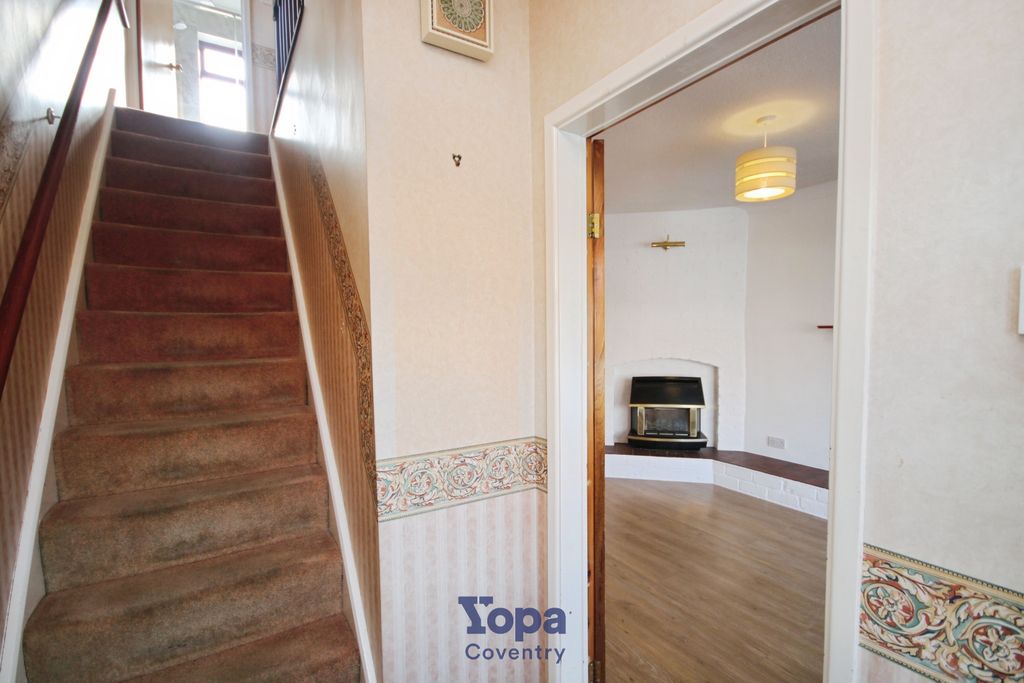 Property photo 3 of 24 1444673B-Entrance 20Hall.Jpg