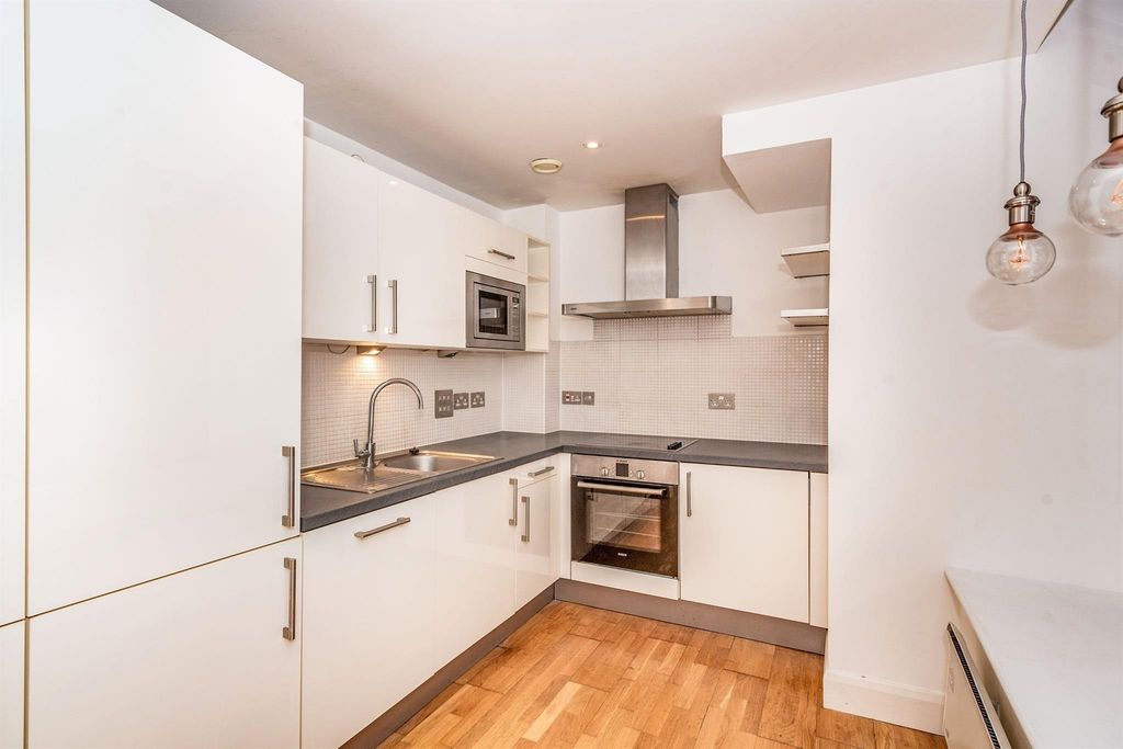 Property photo 1 of 9 Kitchen