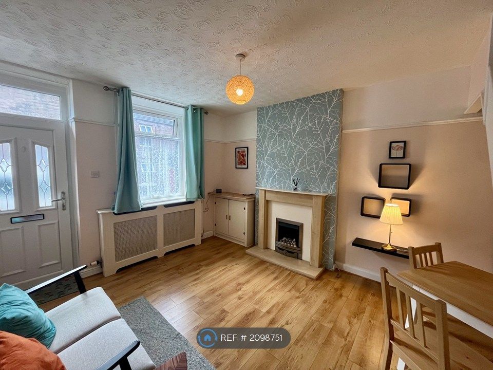 Property photo 2 of 10 Living Room