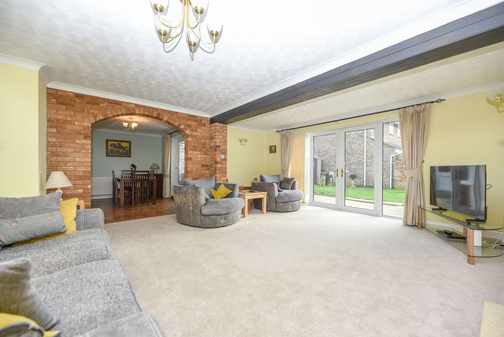 Property photo 2 of 13