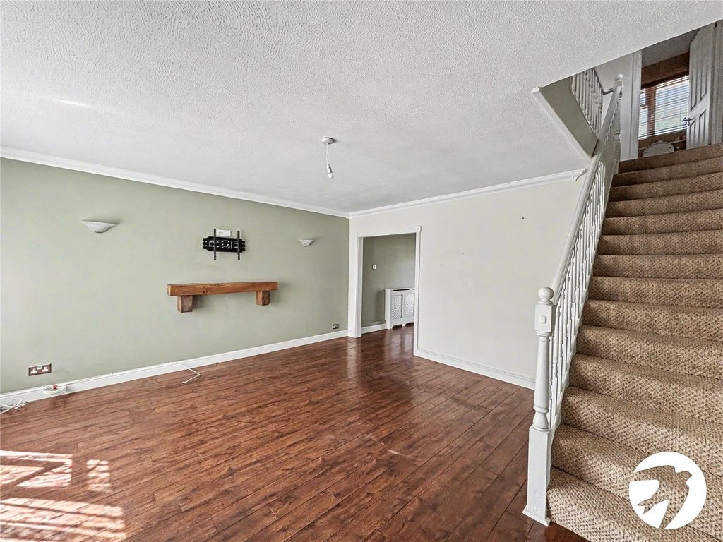 3 bed semi-detached house for saleRepton Way, Chatham, Kent ME5 photo 2