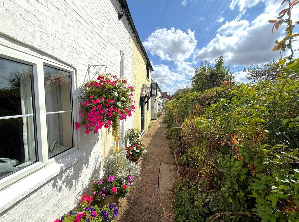 Property photo 2 of 14 Baileys Row.Jpg